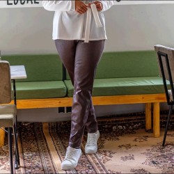 Broek mt 34 tm 52 Lengte +/- 98 cm