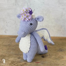 HC-40SM76 HARDICRAFT HAAKPAKKET AMIGURUMI DRAGON SYL