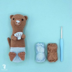 HARDICRAFT HAAKPAKKET AMIGURUMI OTIS OTTER
