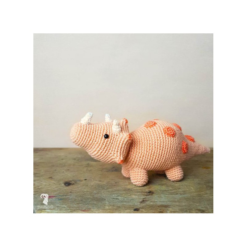 HARDICRAFT HAAKPAKKET AMIGURUMI DINO TRICERATOPS HARDICRAFT HAAKPAKKET AMIGURUMI DINO TRICERATOPS